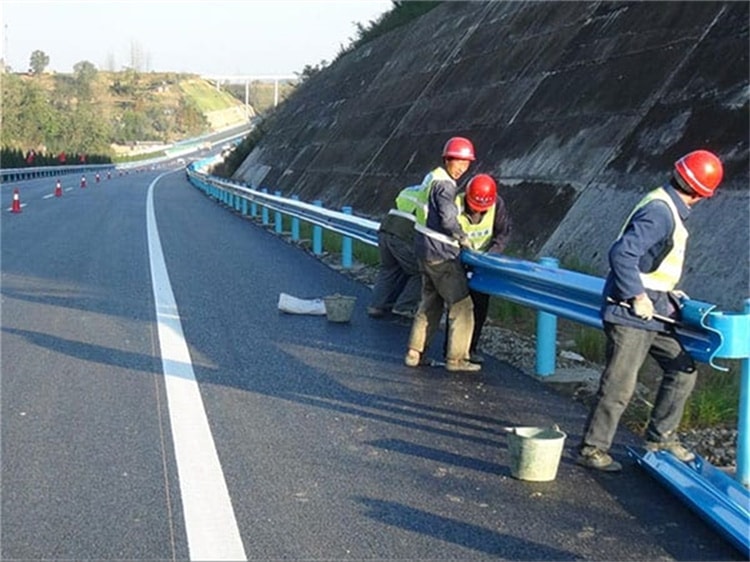 2018年波形护栏板安装人工费（普通公路及每米费用）